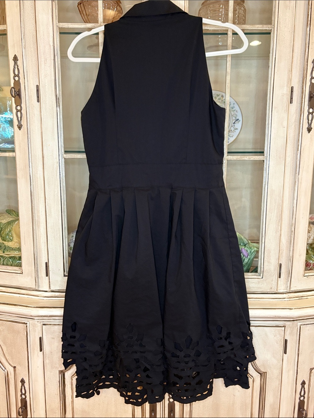 Chetta B Black Sleeveless Fit-and-Flare Midi Dress with Laser-Cut Hem - Picture 5 of 6